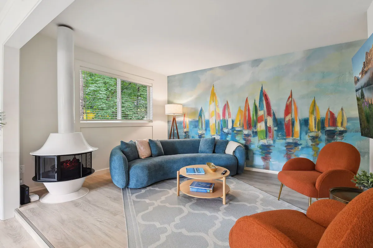 Wayzata Colorful Home w/ Office!